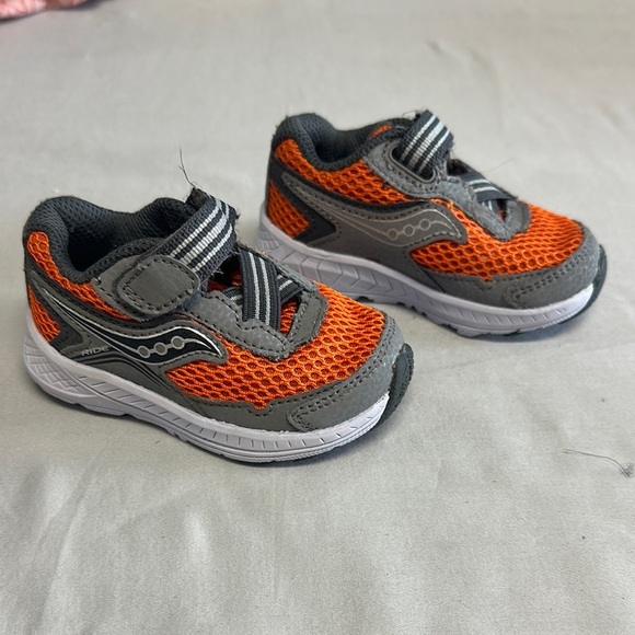 Saucony Orange and Gray Sneakers with Velcro Closure - Picture 2 of 7